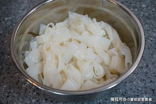 宅家里,70歲奶奶教涼皮做法,做法簡(jiǎn)單還營(yíng)養(yǎng),30分鐘就上桌